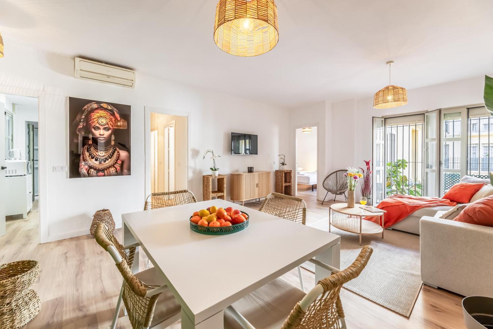Charming 4-bedroom In Malaga's Historic Center Appartement Málaga
