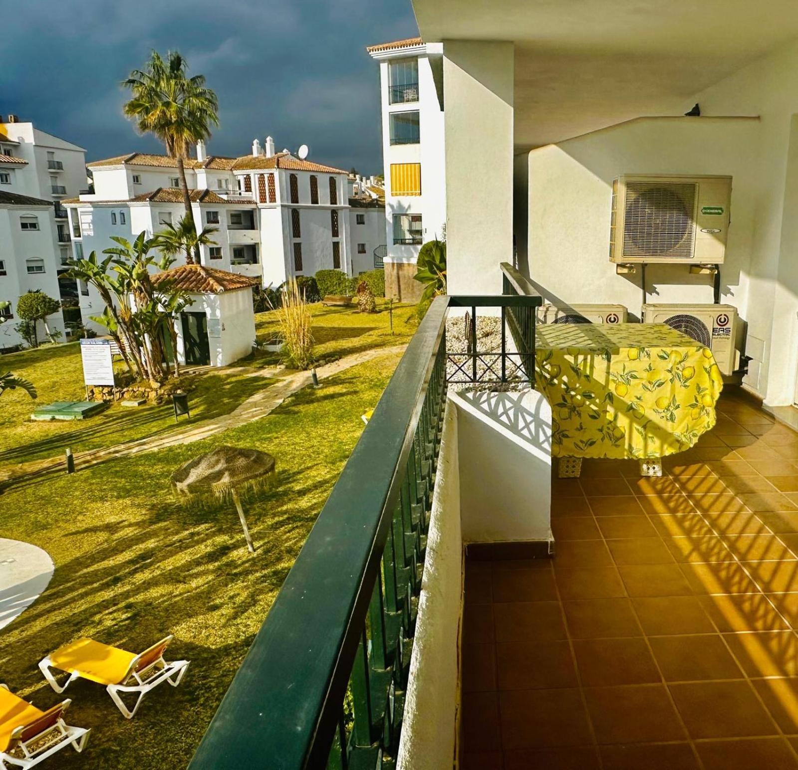 Appartement Lovely Apartment, Grancalahonda By Holidays2rent *