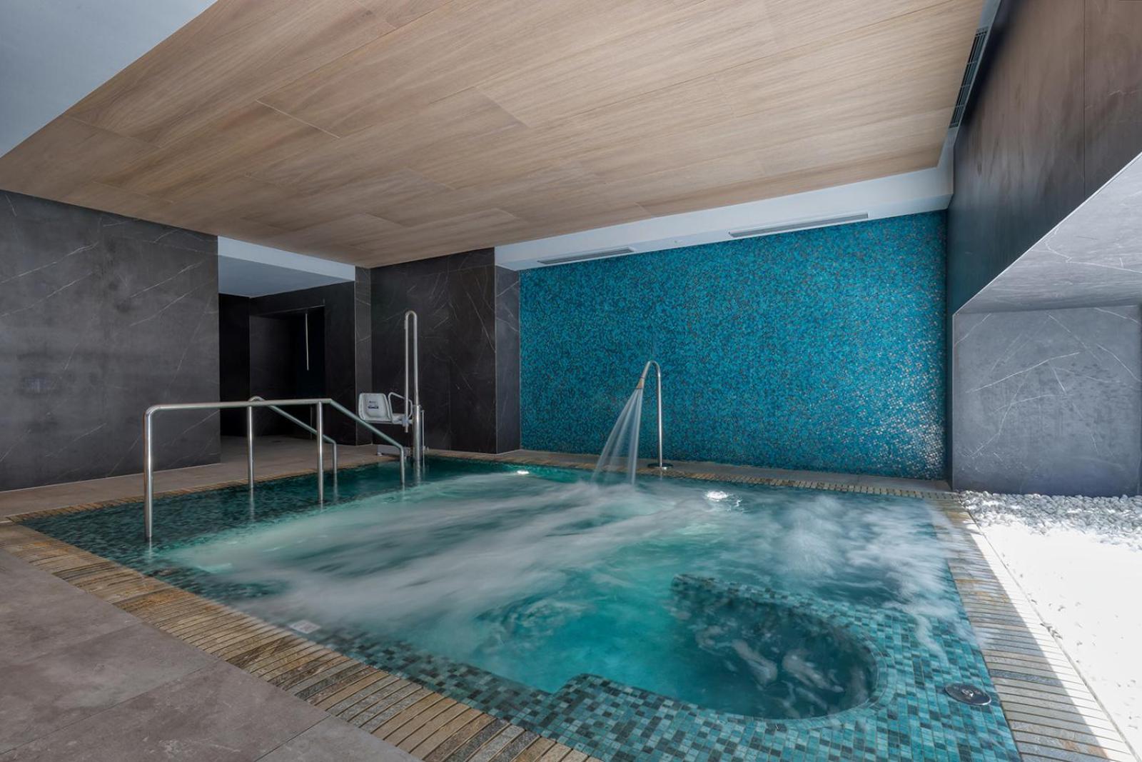 Luxury Front 2 Bed In Towers Málaga