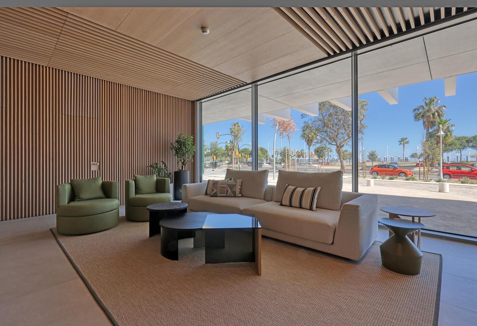 Luxury Front 2 Bed In Towers