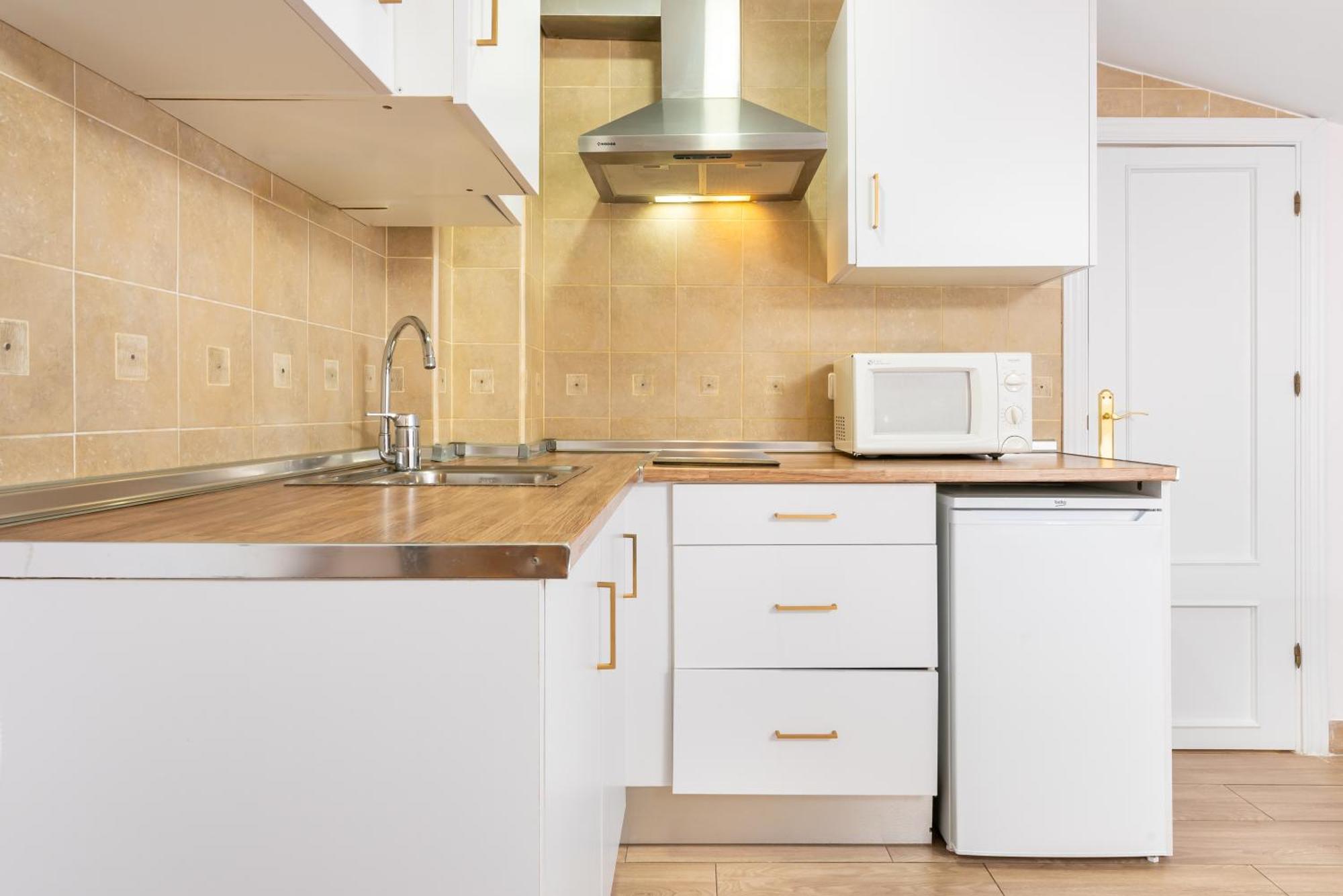 Apartamento Wintowinrentals Comodo Estudio En Malaga.