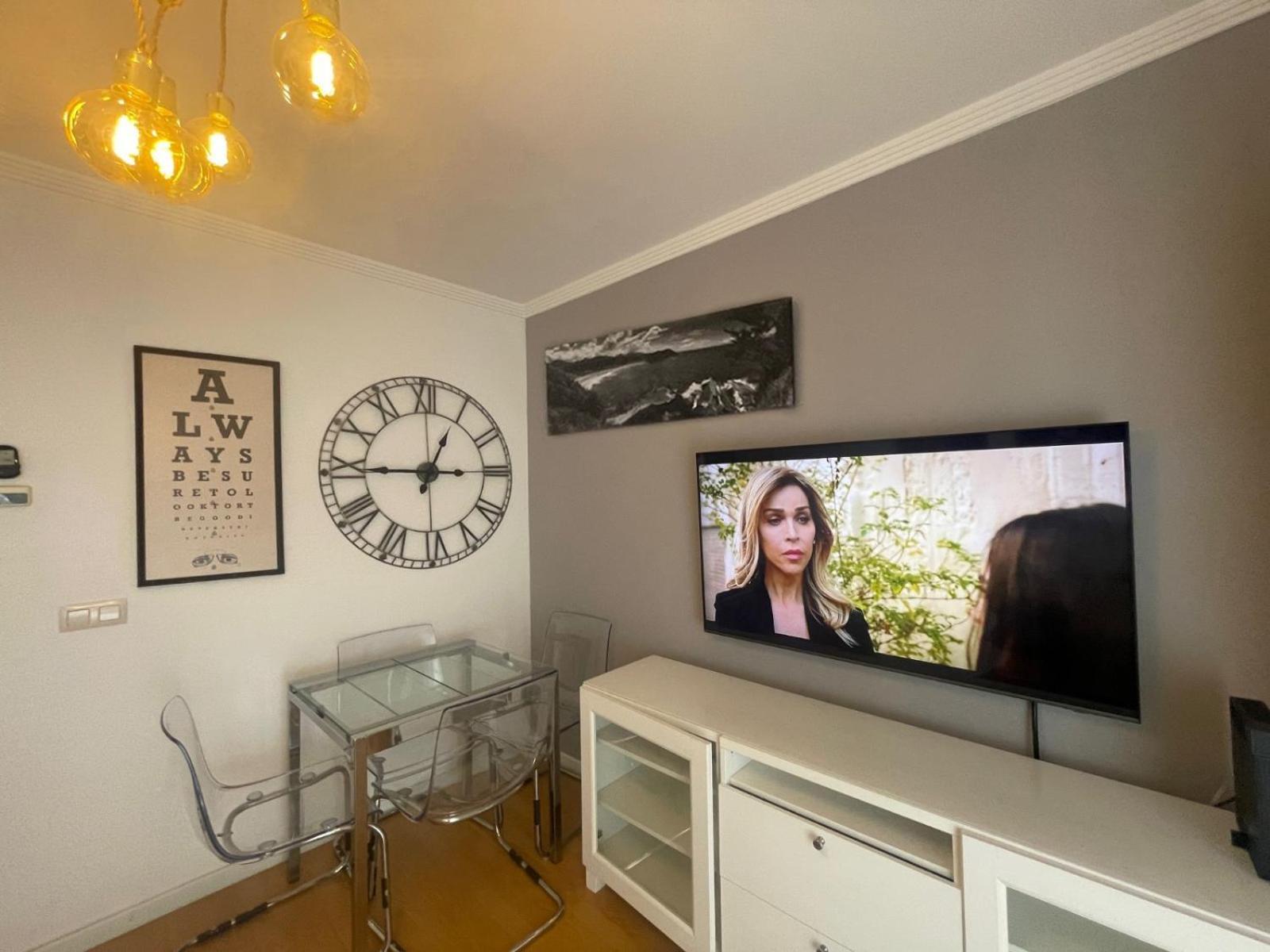 Maravilloso Centrico De 70m2, Jardin Propio 40m2 Con Piscina Ninos Y Parking Opcional Apartamento Málaga