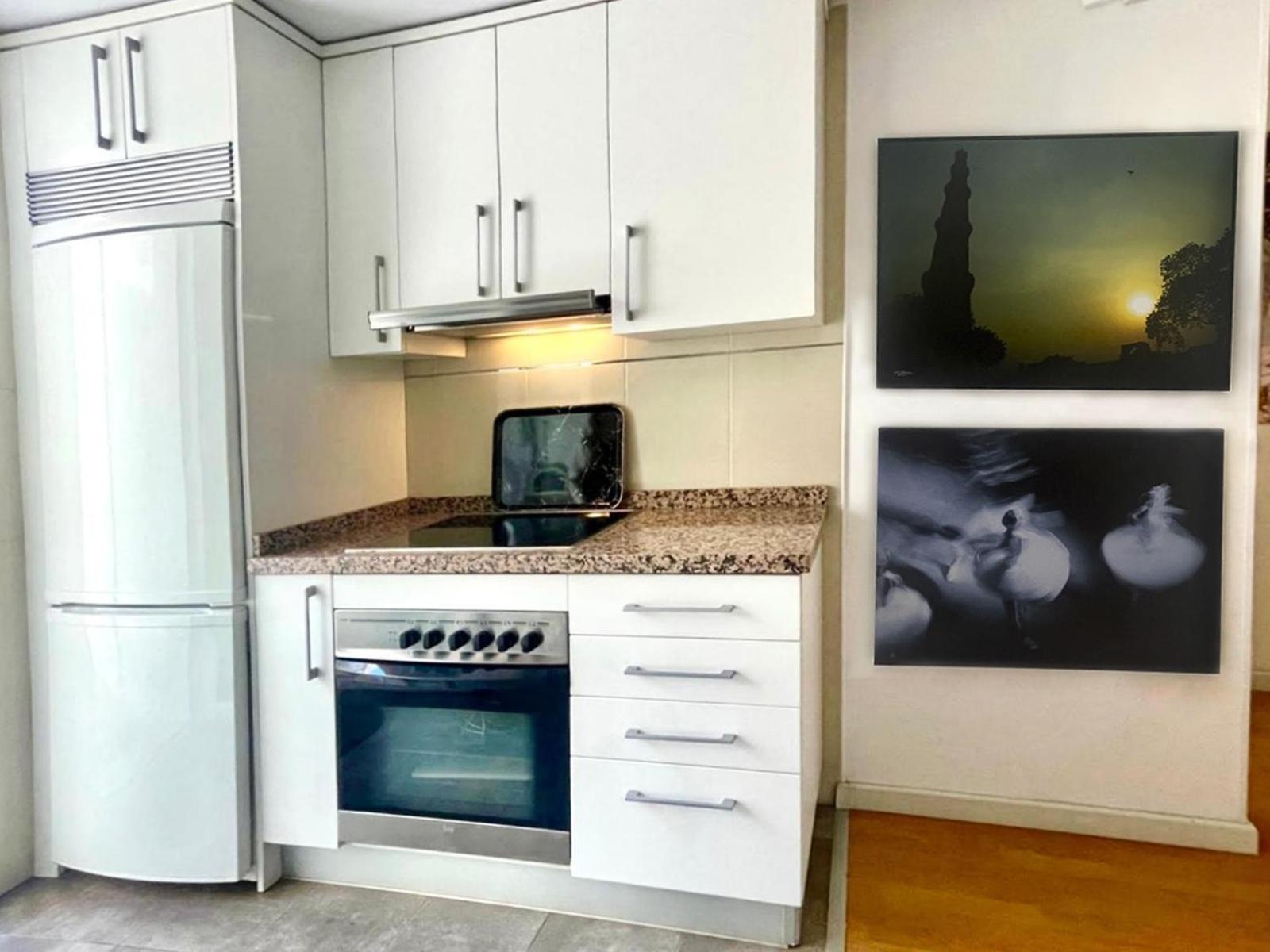 Apartamento Maravilloso Centrico De 70m2, Jardin Propio 40m2 Con Piscina Ninos Y Parking Opcional *