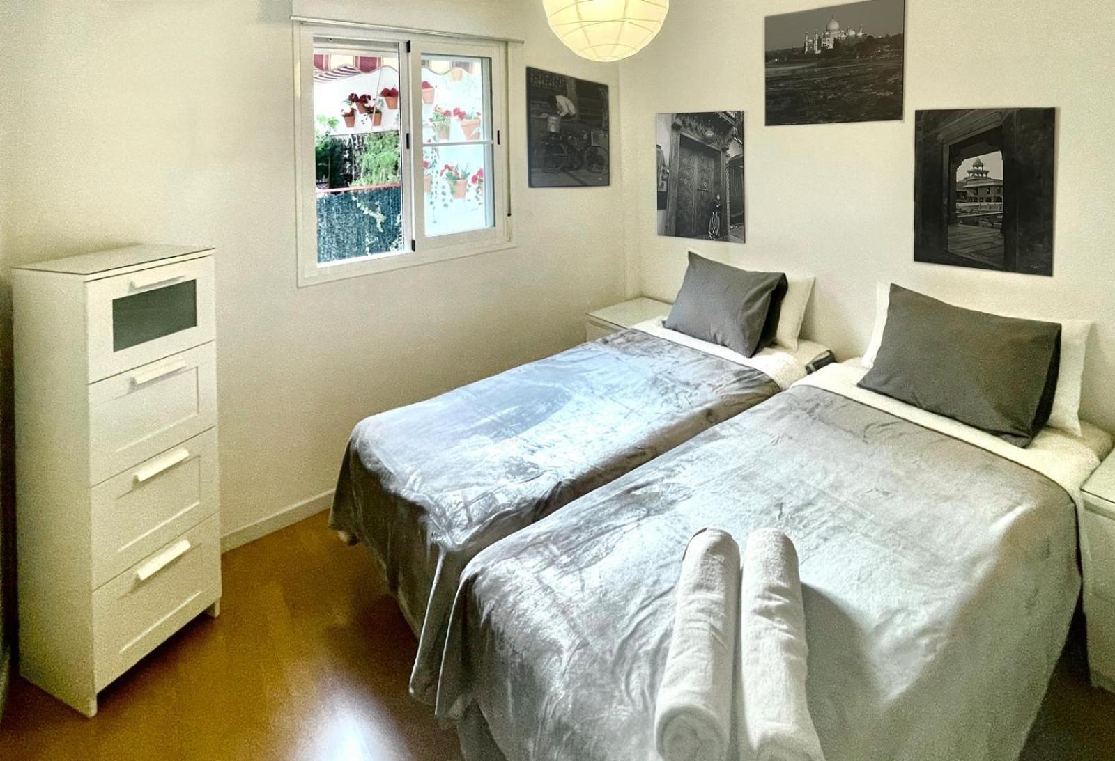Maravilloso Centrico De 70m2, Jardin Propio 40m2 Con Piscina Ninos Y Parking Opcional Apartamento Málaga