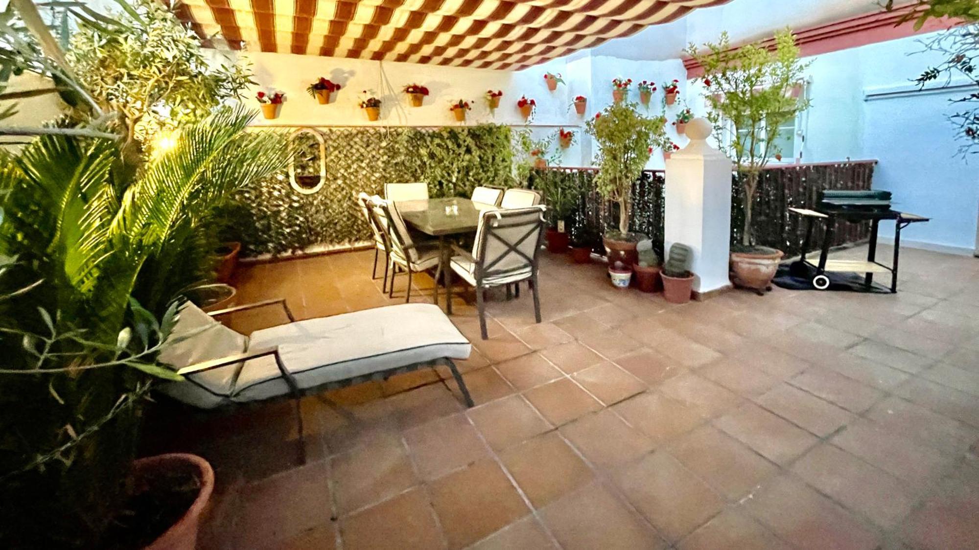 Apartamento Maravilloso Centrico De 70m2, Jardin Propio 40m2 Con Piscina Ninos Y Parking Opcional *