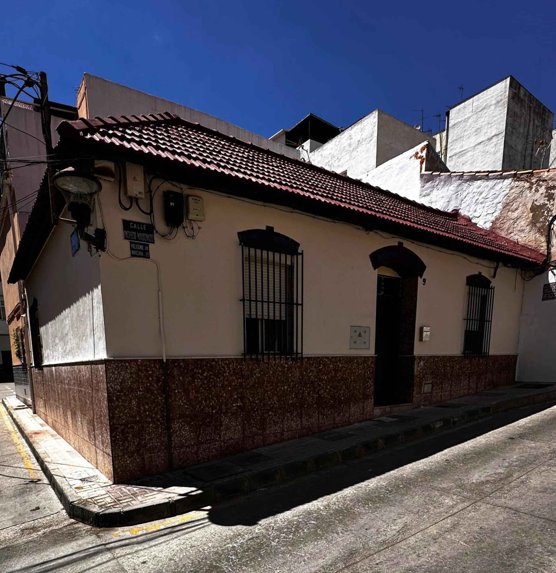 Amplia Casa Entera Con Patio Y Terraza Familia Y Grupo De Amigos Сasa de vacaciones *