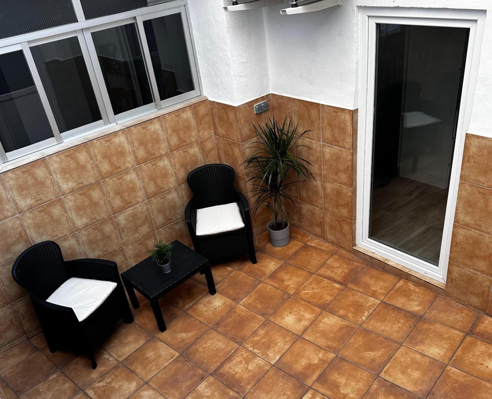 Amplia Casa Entera Con Patio Y Terraza Familia Y Grupo De Amigos