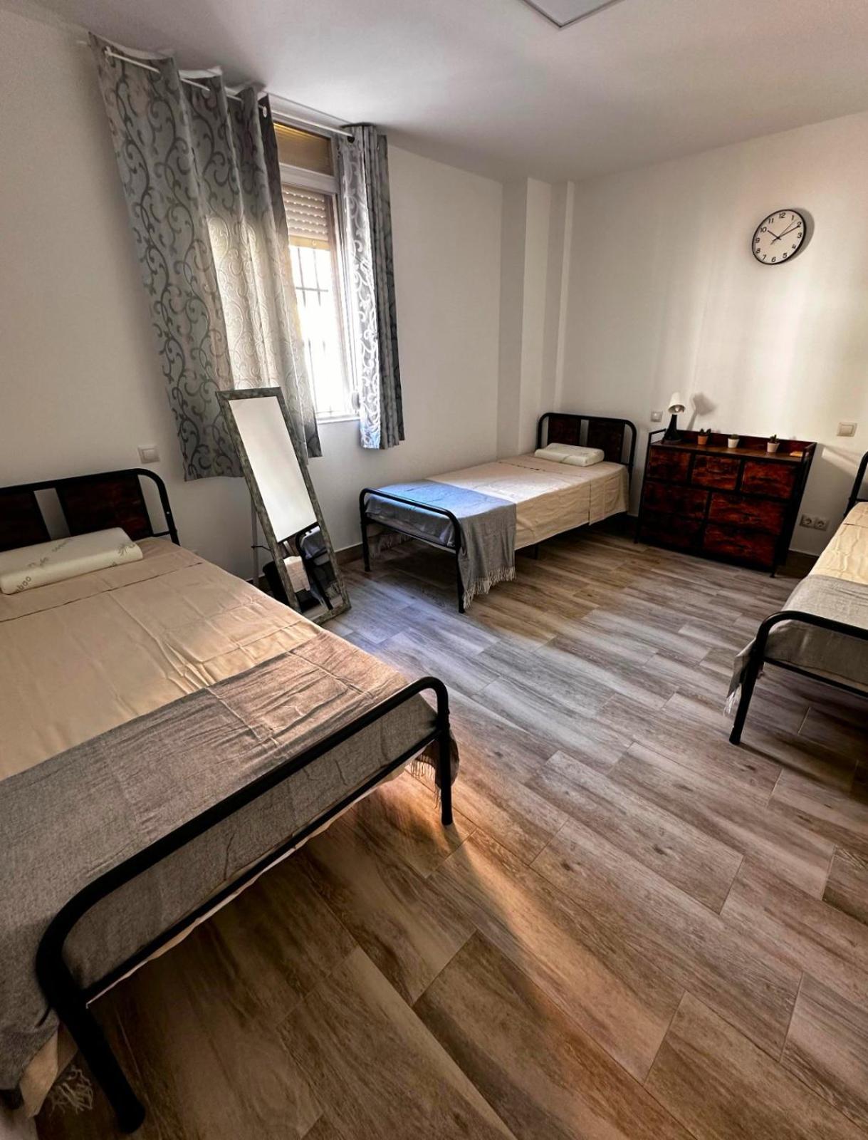 Amplia Casa Entera Con Patio Y Terraza Familia Y Grupo De Amigos Сasa de vacaciones