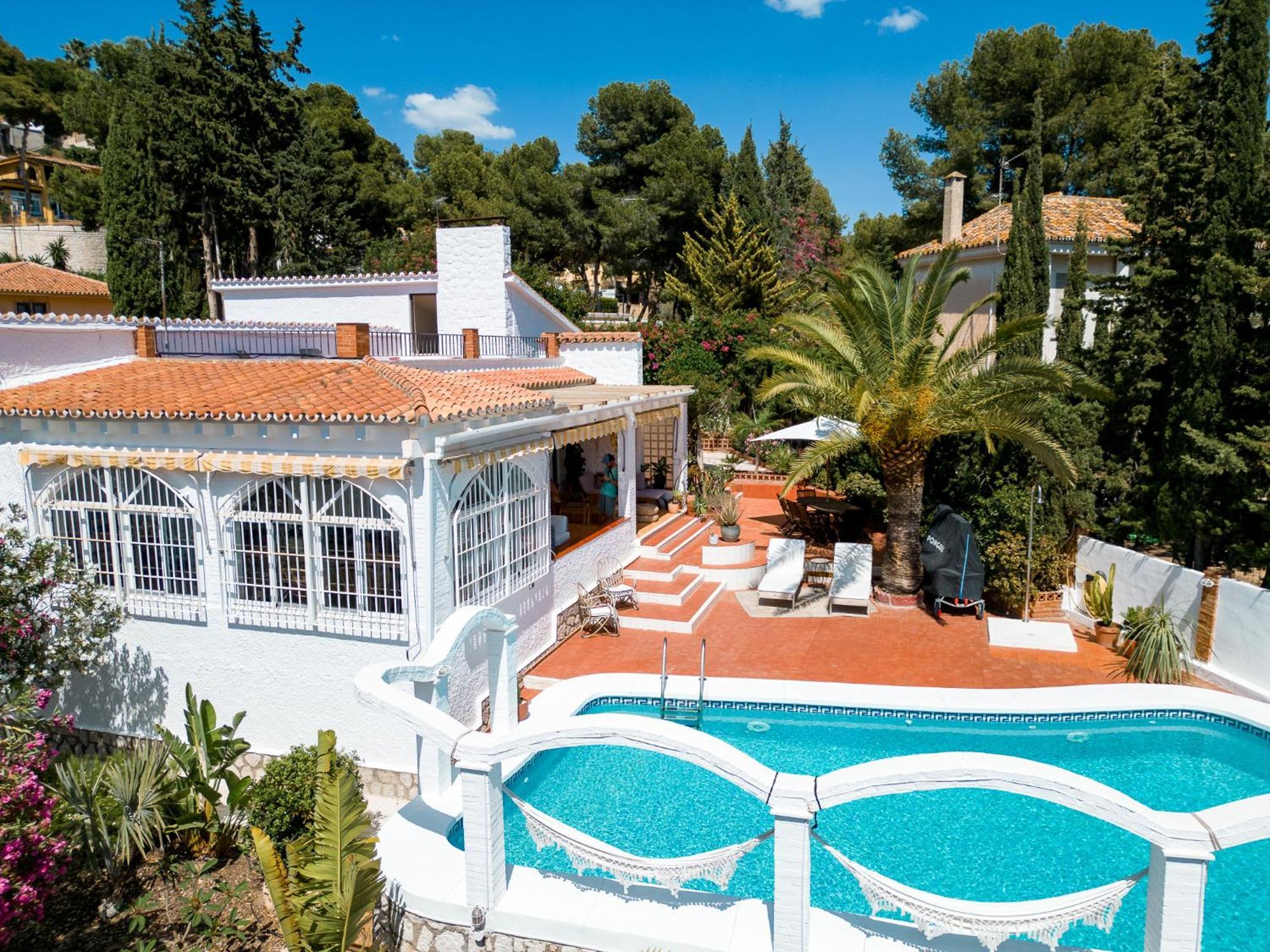 Lina - Andalusian 3-bedroom With Pool & Ocean View *