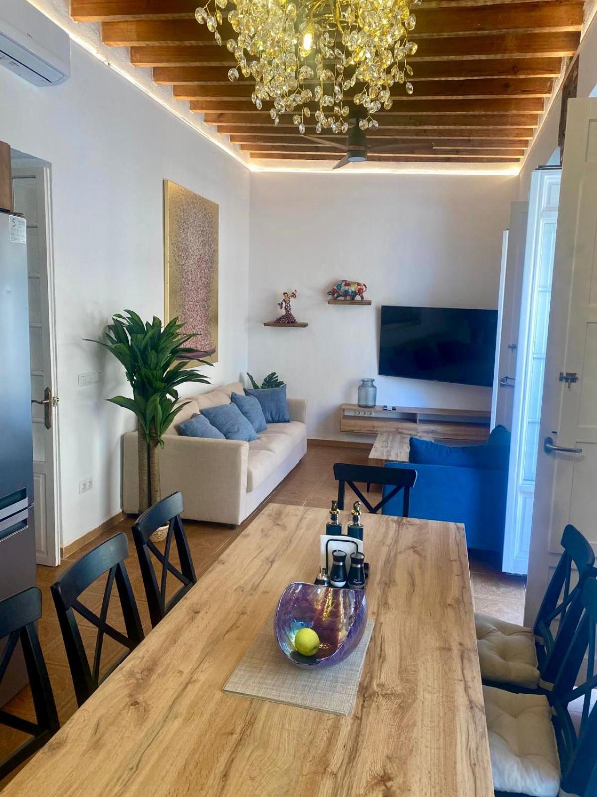 Lägenhet Casa Naty, Espacioso Renovado En El Centro De *