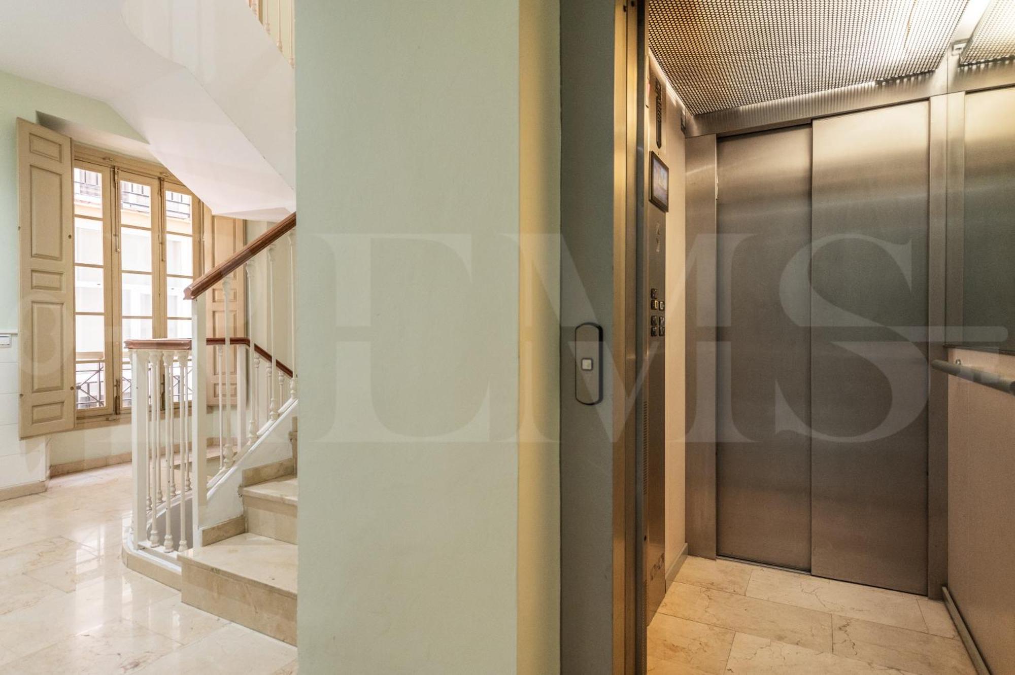 New Charming Duplex In The Heart Of By Rems Lägenhet Málaga