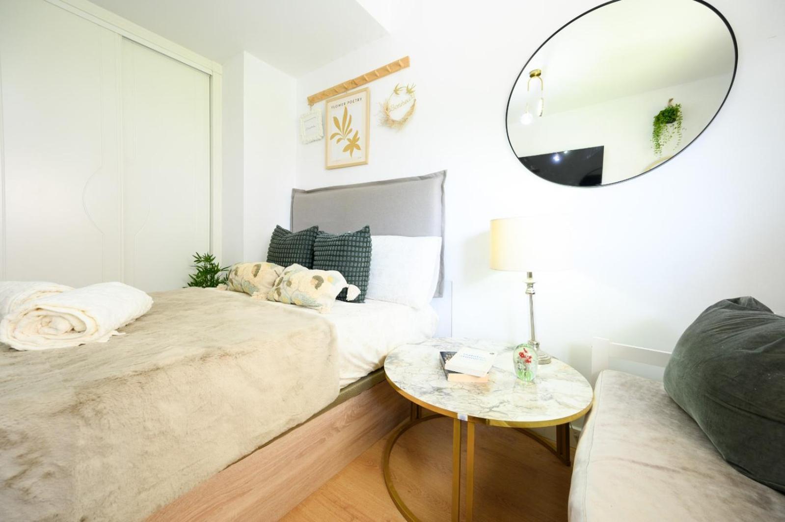 Leilighet Estudio Con Parking Teatinos Living Málaga