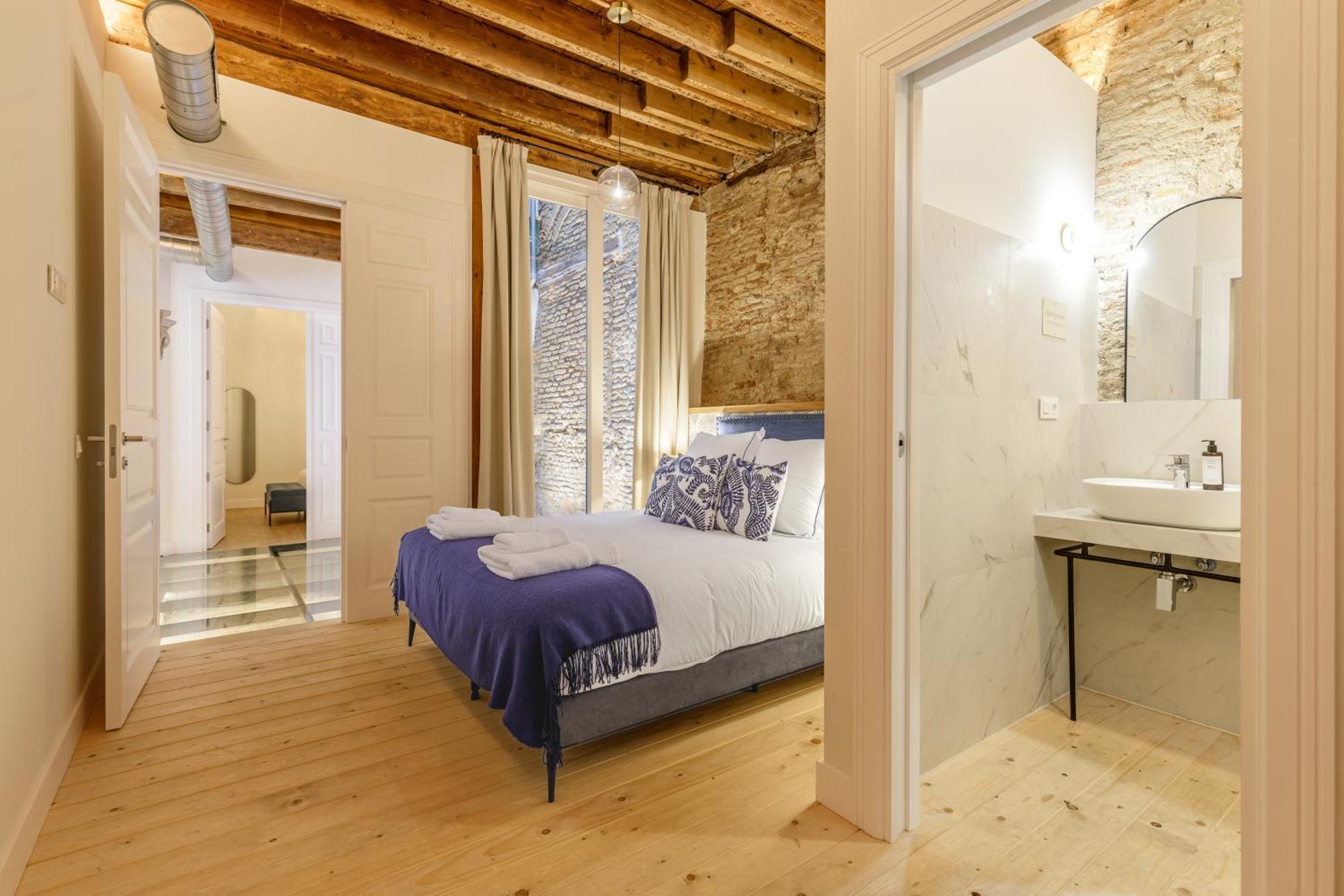 Palacio Vegafuente By Caleta Homes * Málaga
