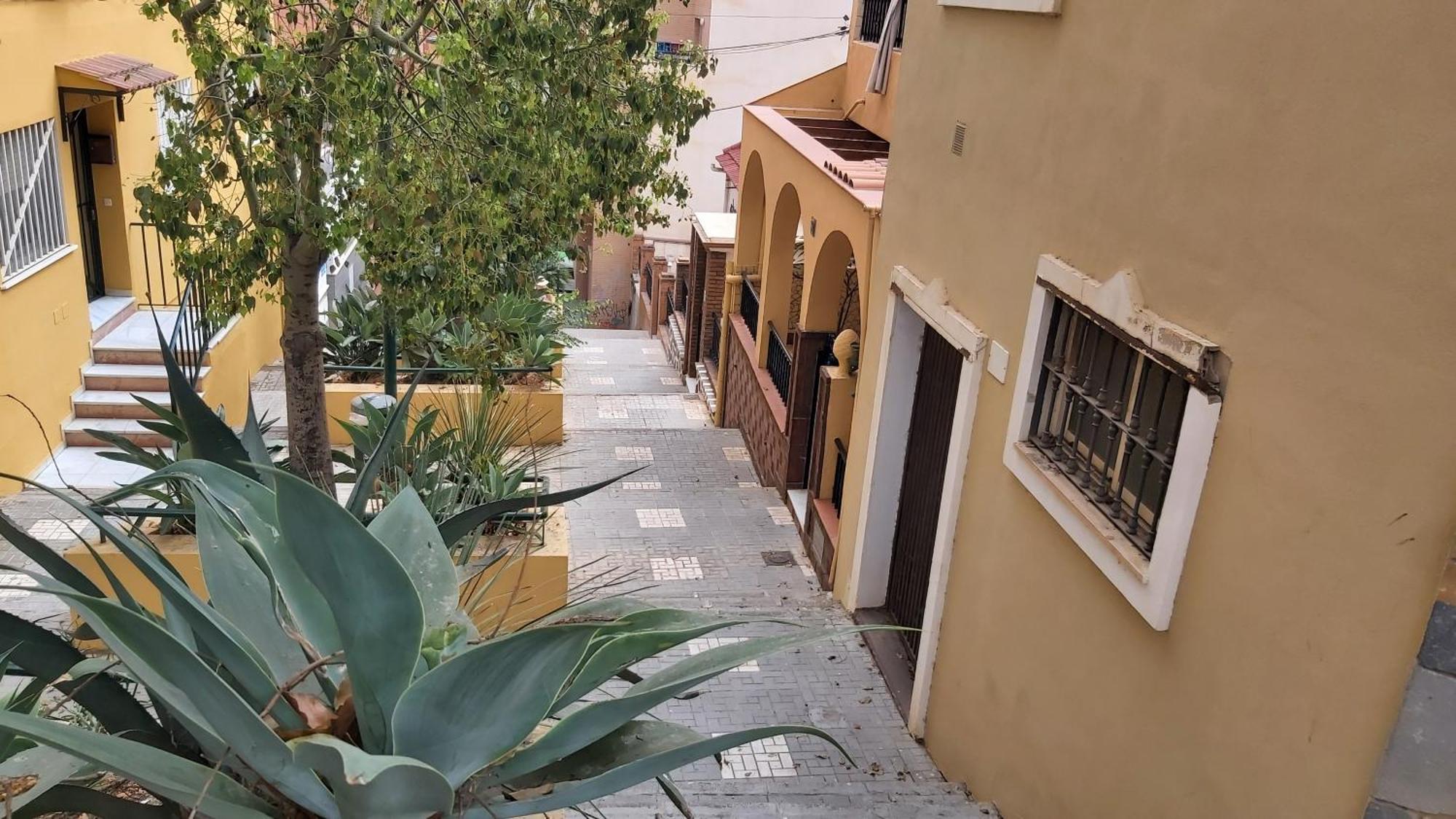 Semesterbostad Del Parque Flats L'oasis