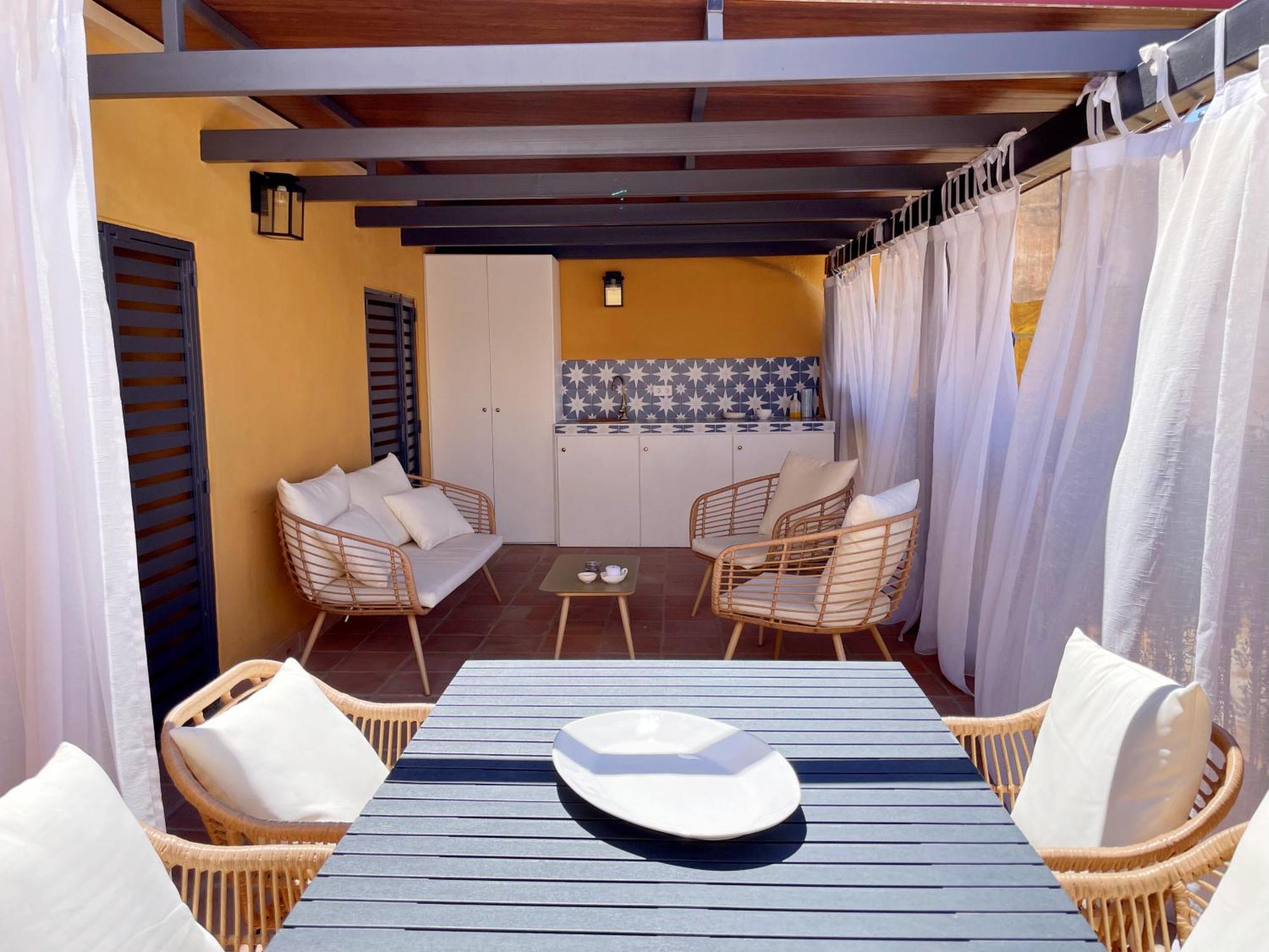 Apartamento Atico Con Terraza En La Goleta