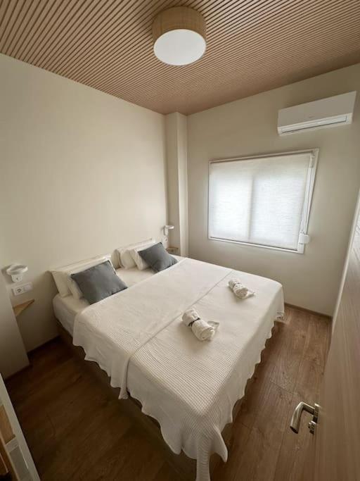 Lägenhet Comfortable In Center With Private Parking Garage Málaga