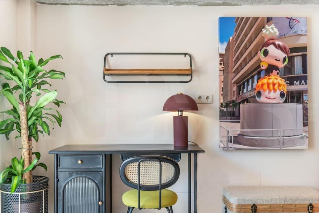 Appartamento Pop Art Gem With Paintings By Local Artist By Rems *