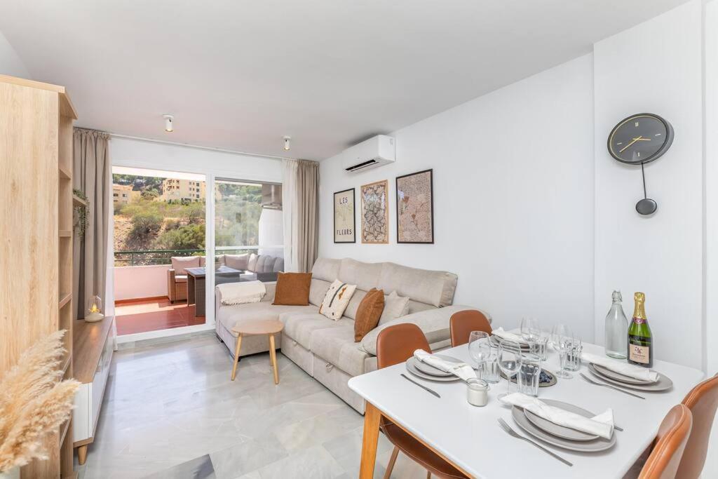 Beautiful 2-bedroom Flat - Pool And Paddle Court Lägenhet *