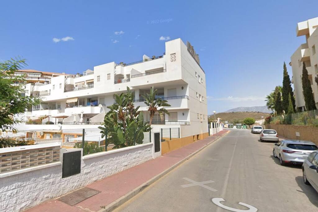 Beautiful 2-bedroom Flat - Pool And Paddle Court Lägenhet Málaga