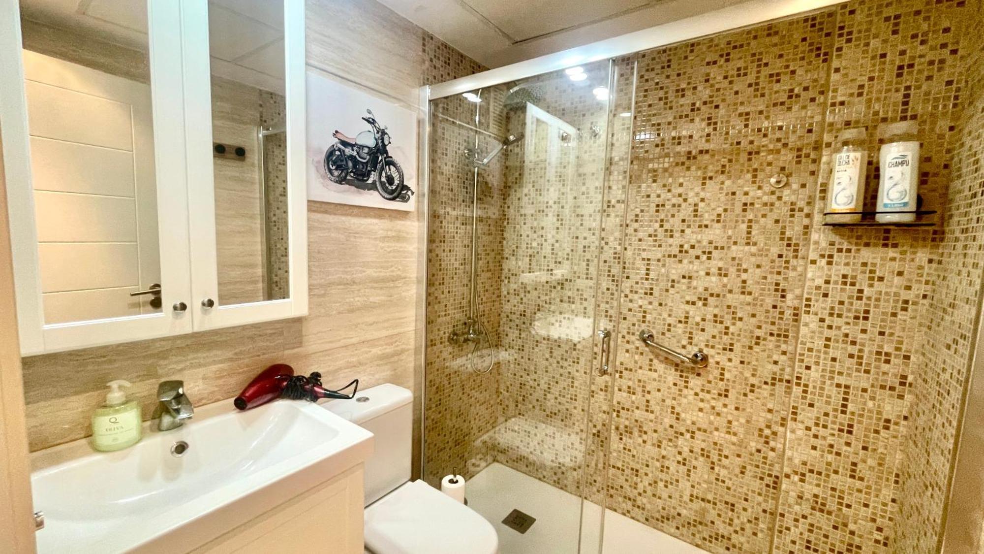 Maravilloso Centrico De 70m2, Jardin Propio 40m2 Con Piscina Ninos Y Parking Opcional *