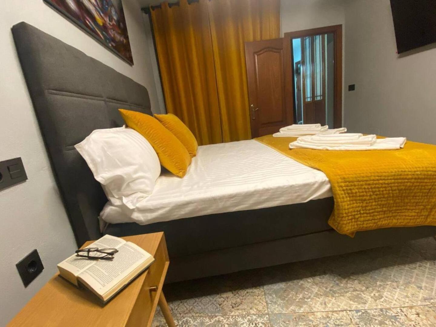 Alma De Malaga 2Br Stay With Art History & Comfort In The Heart Of The City Málaga