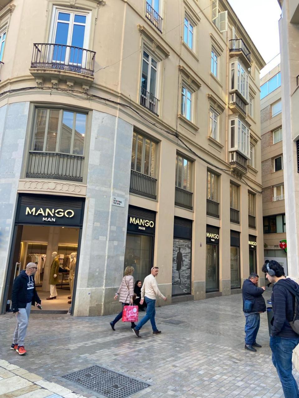Larios Gasthuis *