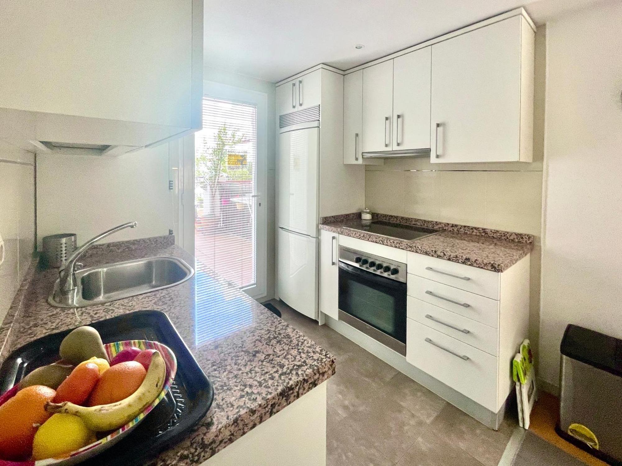 Maravilloso Centrico De 70m2, Jardin Propio 40m2 Con Piscina Ninos Y Parking Opcional Málaga