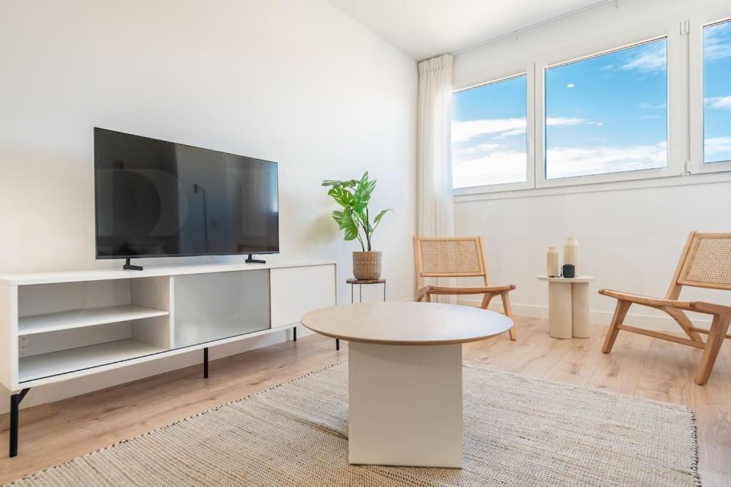 Apartamento 22nd Floor Modern Urban Sky With Parking & Gym By Rems