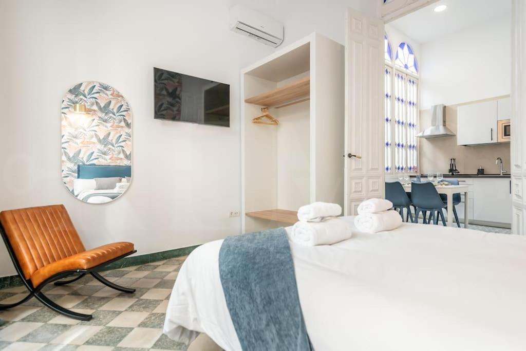 Historic Charm With Contemporary Flair By Rems * Málaga