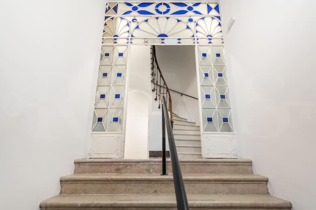 Apartamento Historic Charm With Contemporary Flair By Rems *