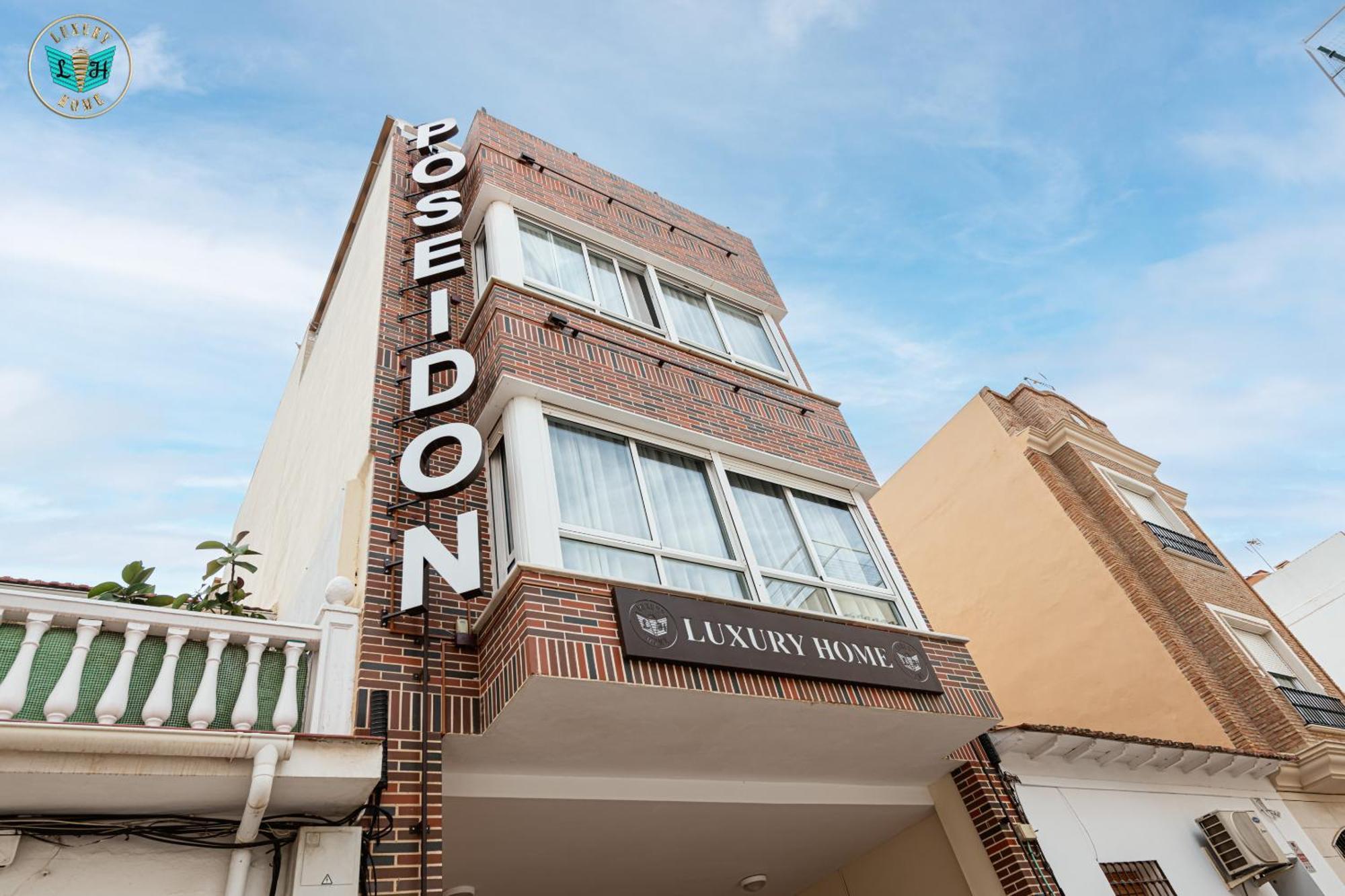 Luxury Poseidon Aparthotel