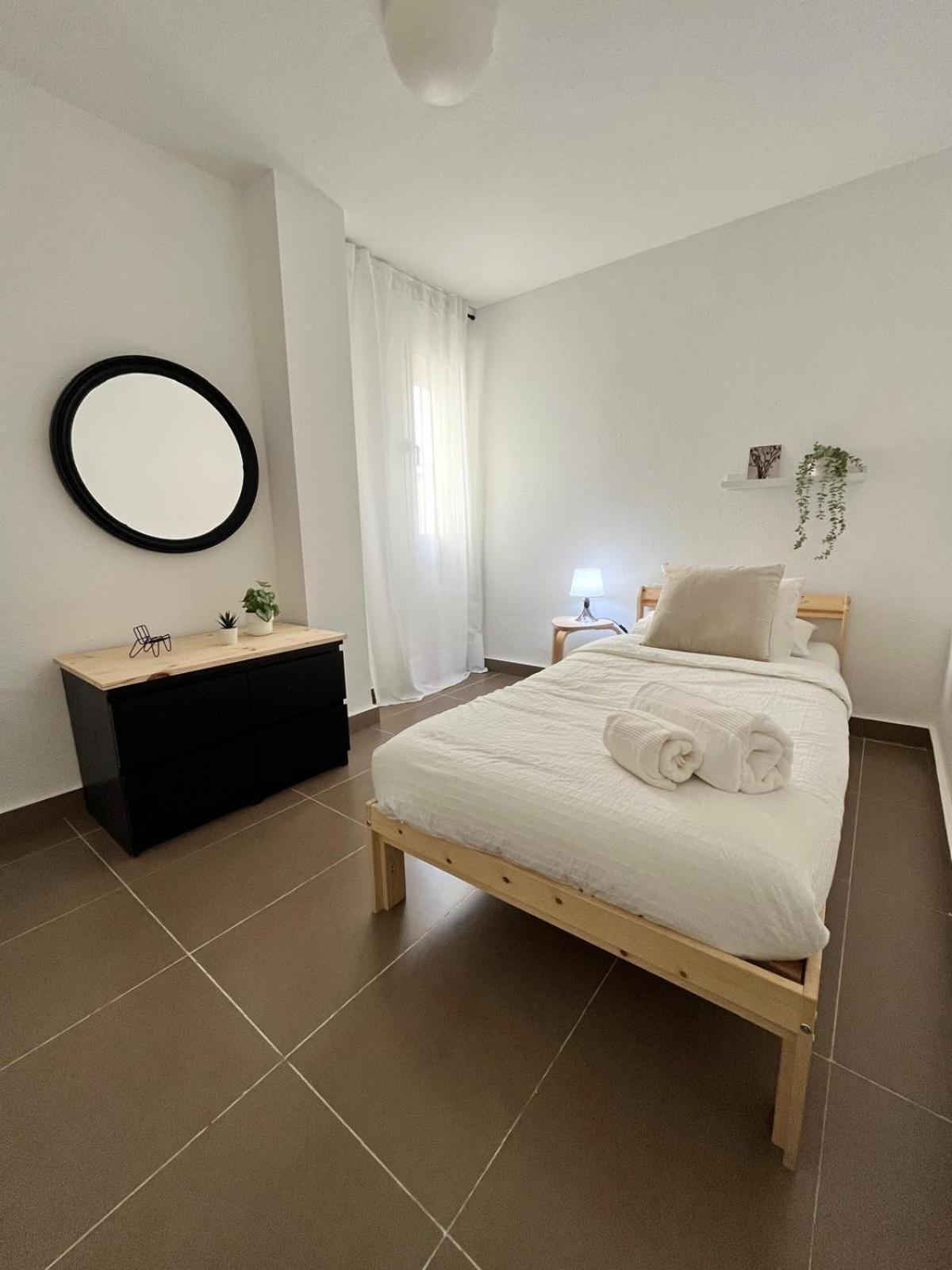 Prime Location - Stylish With Free Wifi, Free Parking, Steps From The Historic Center Appartamento