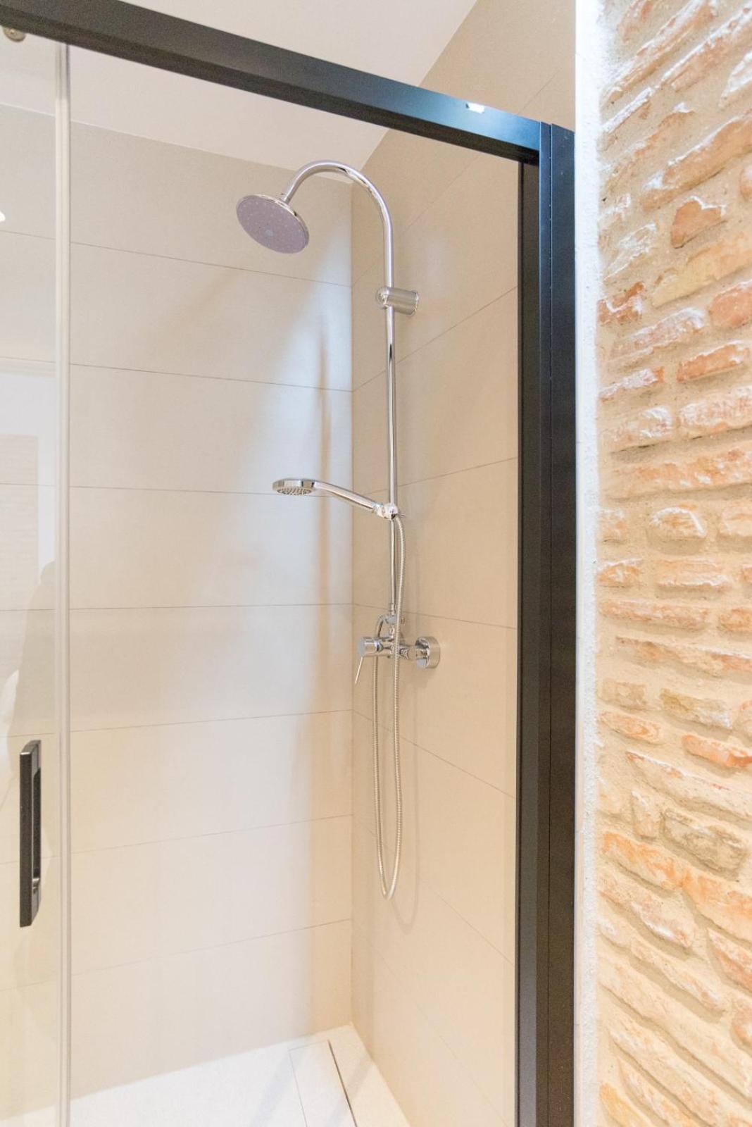 Apartamento Te1a-el Teatro Brick Wall Prime Location *