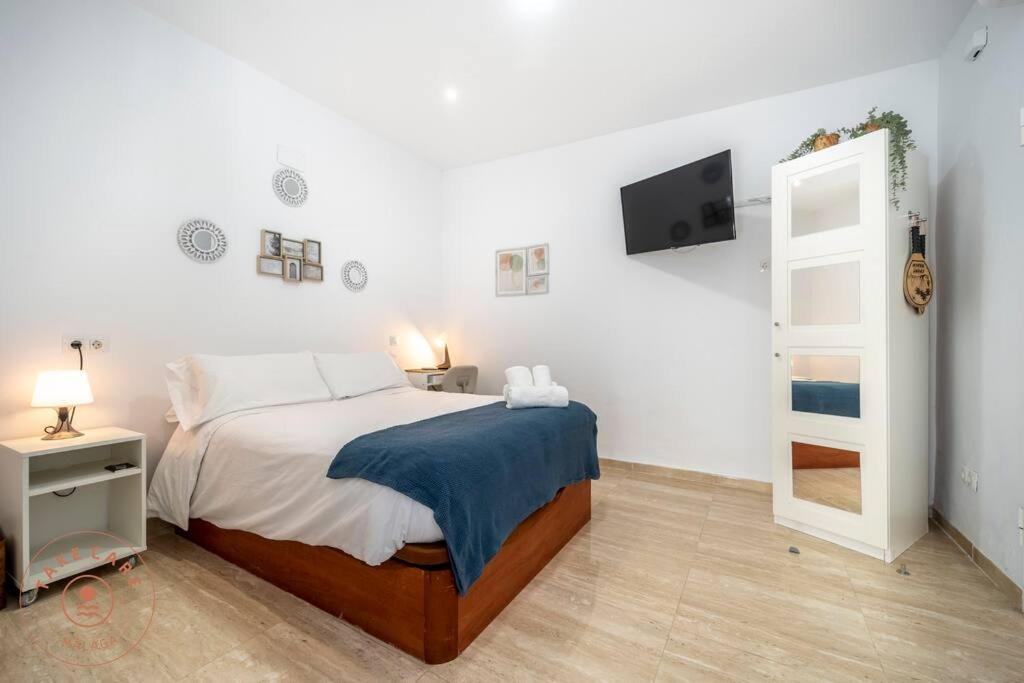 Apartment Beachfront Studio, El Palo - Tcm