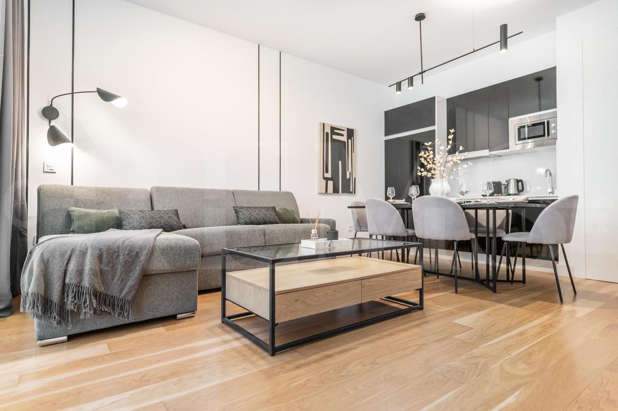 With Picasso Vibes By Rems Appartement