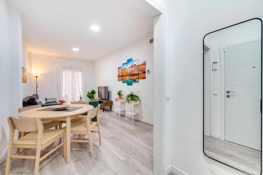Apartamento Chic In Heart Of Town