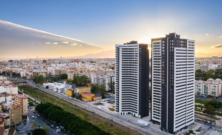 Urban Sky Sea View 27e Apartment
