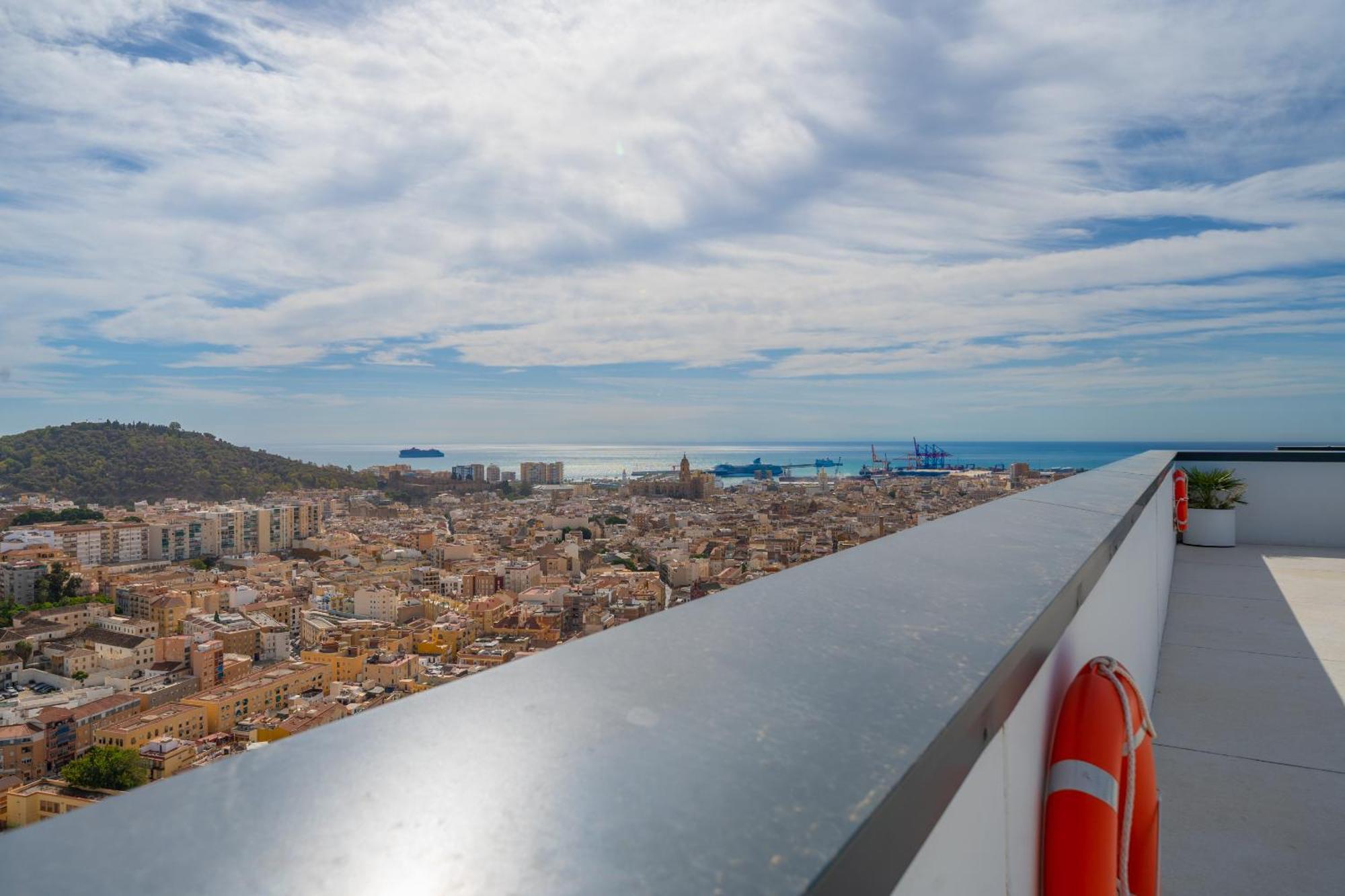 Xpce Urban 8 Skyline - Parking Free *