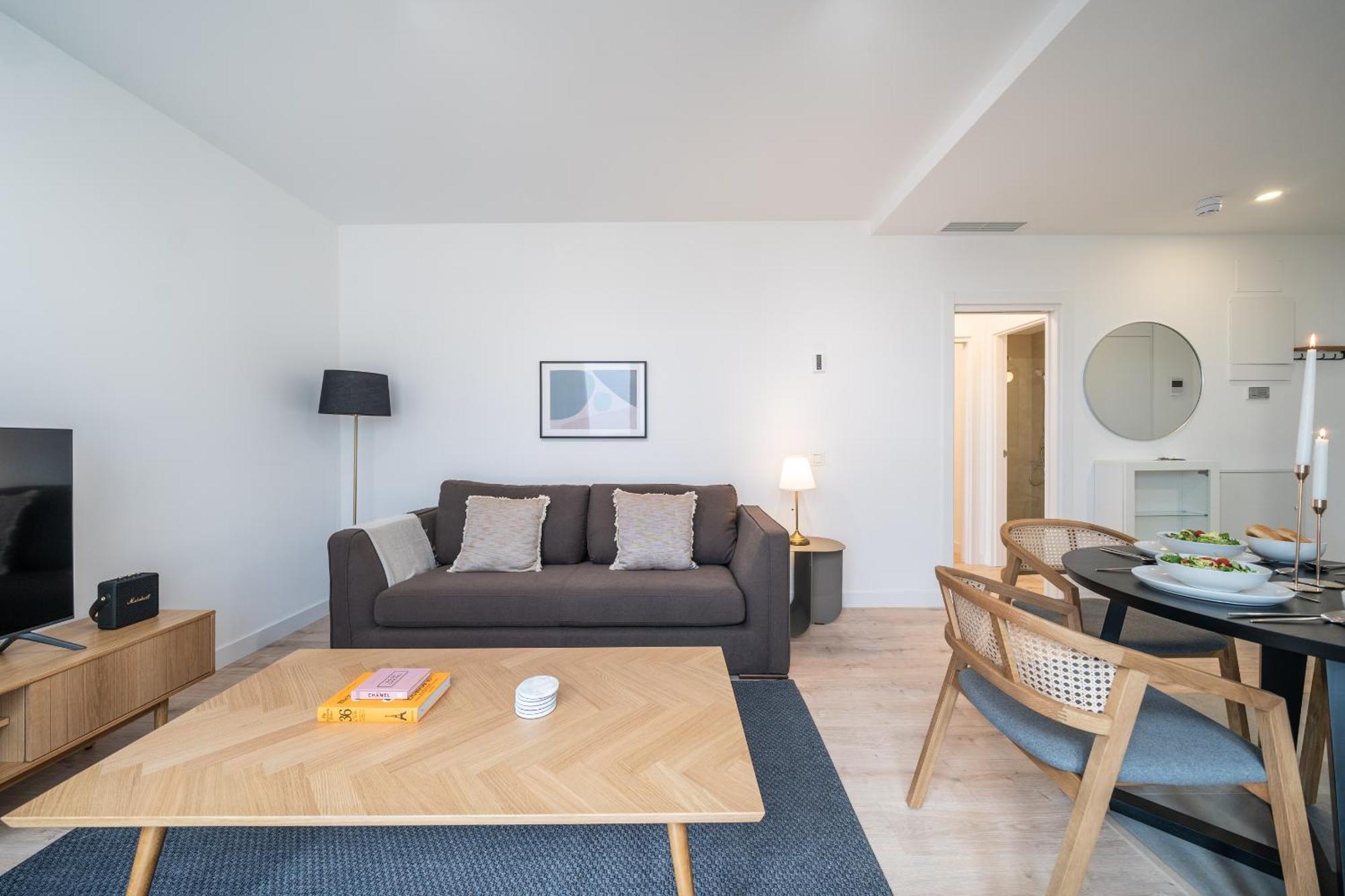 Xpce Urban 8 Skyline - Parking Free