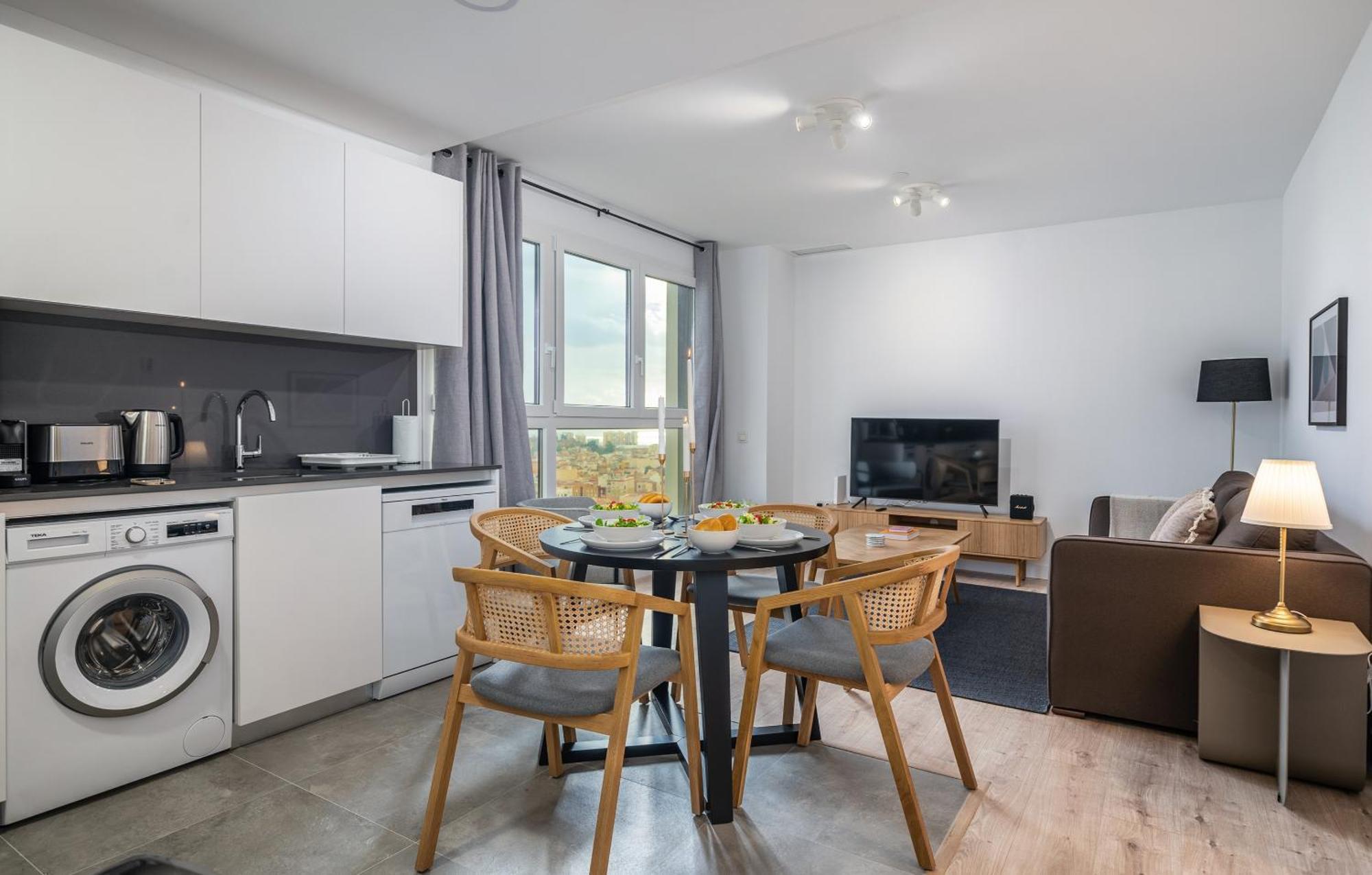 Xpce Urban 8 Skyline - Parking Free Malaga