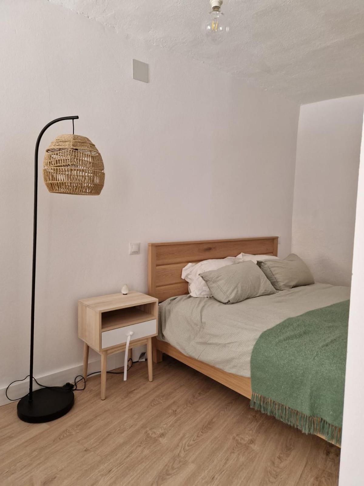 Amplia Y Tranquila Con Bano Privado En Piso Compartido *