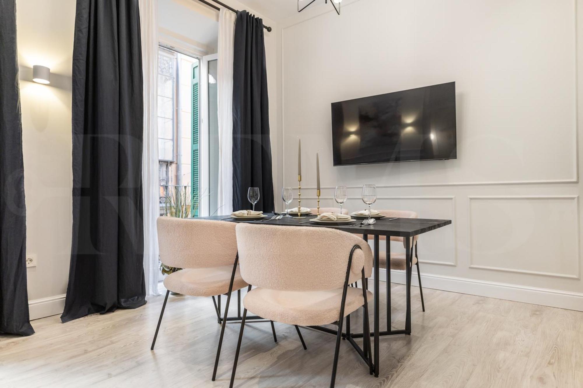 Historic Charm Steps From Landmarks By Rems Apartment Malaga
