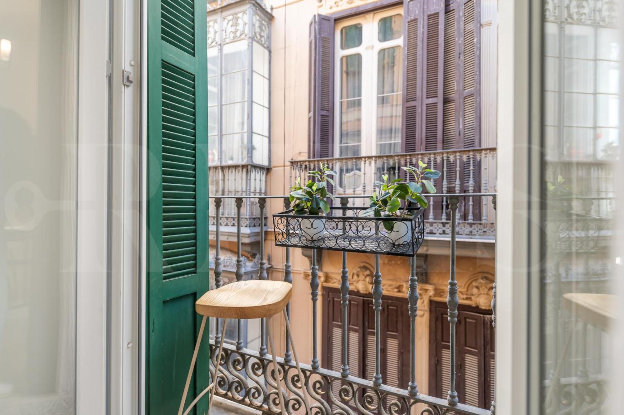 Apartment Historic Charm Steps From Landmarks By Rems