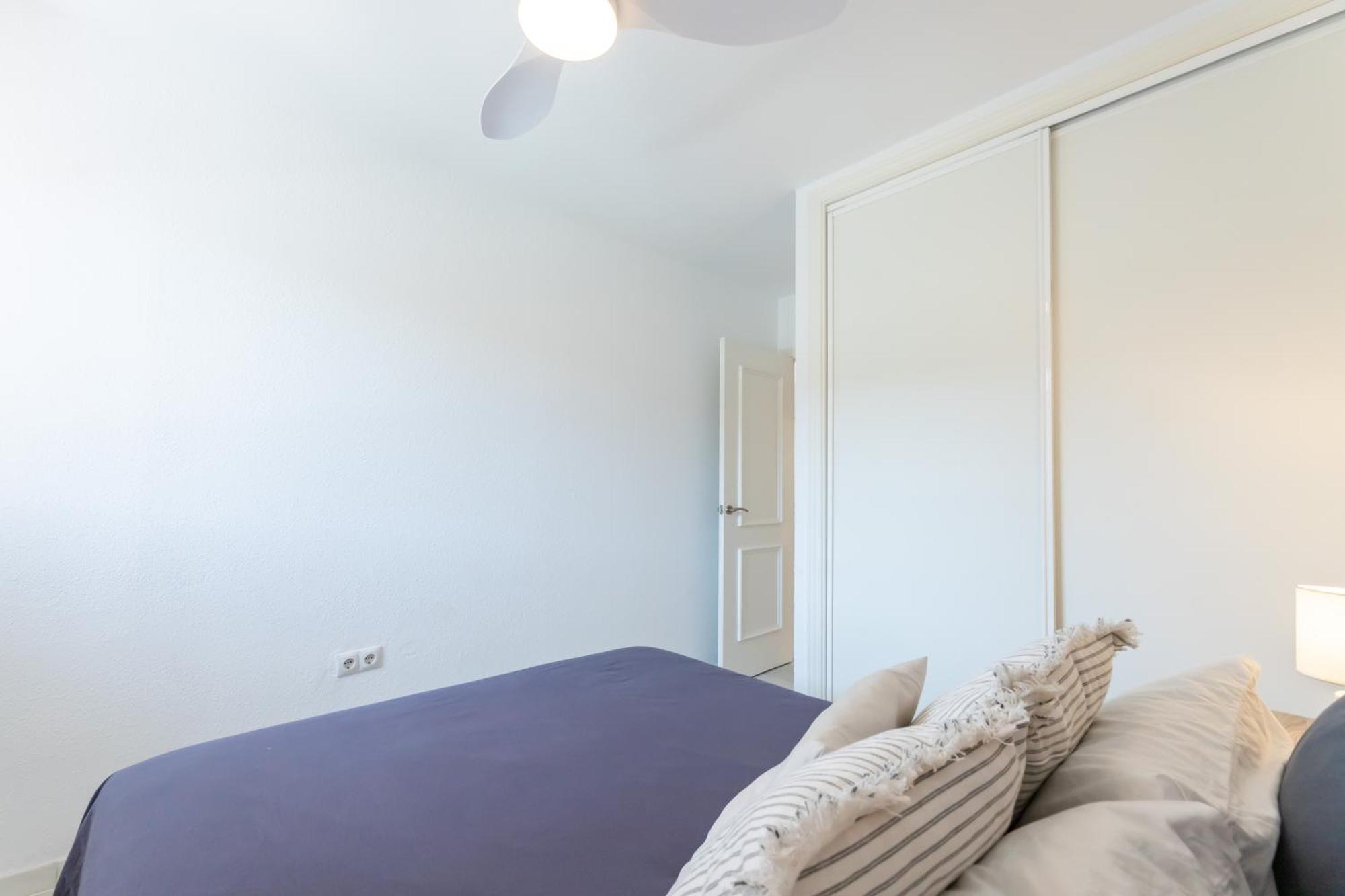 Beautiful 2-bedroom Flat - Pool And Paddle Court Lägenhet *
