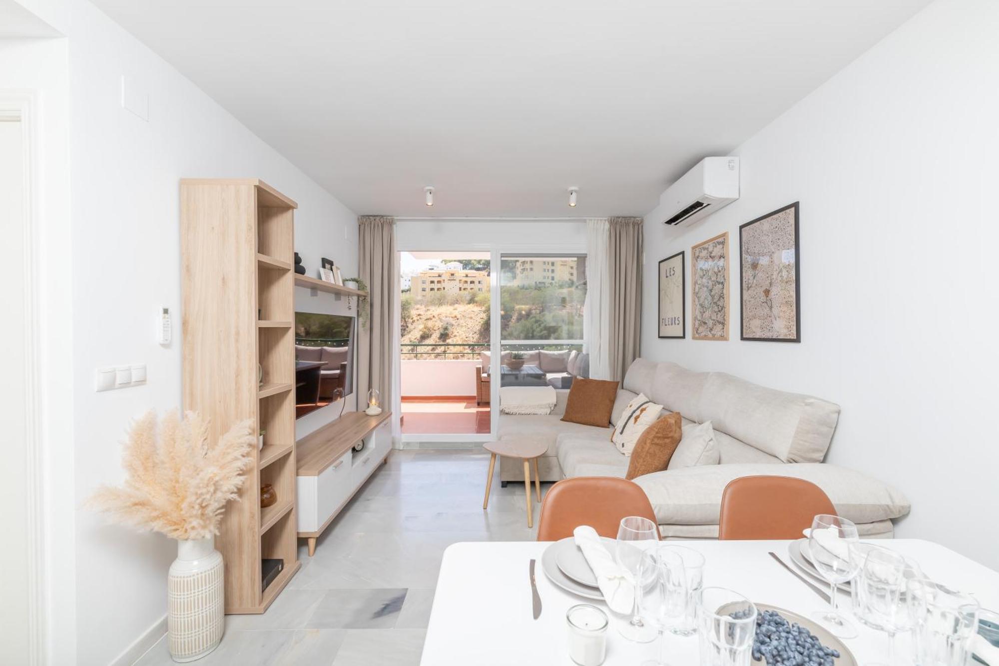 Lägenhet Beautiful 2-bedroom Flat - Pool And Paddle Court