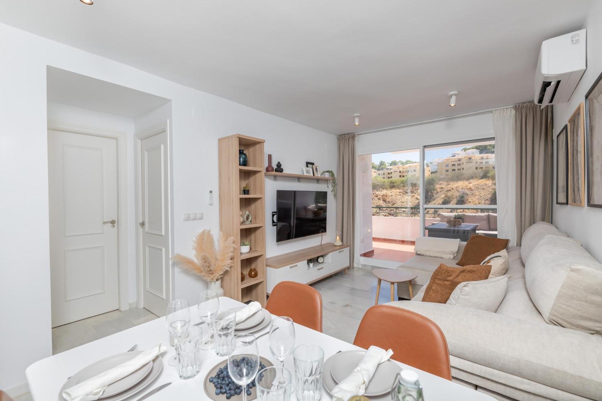 Lägenhet Beautiful 2-bedroom Flat - Pool And Paddle Court Málaga