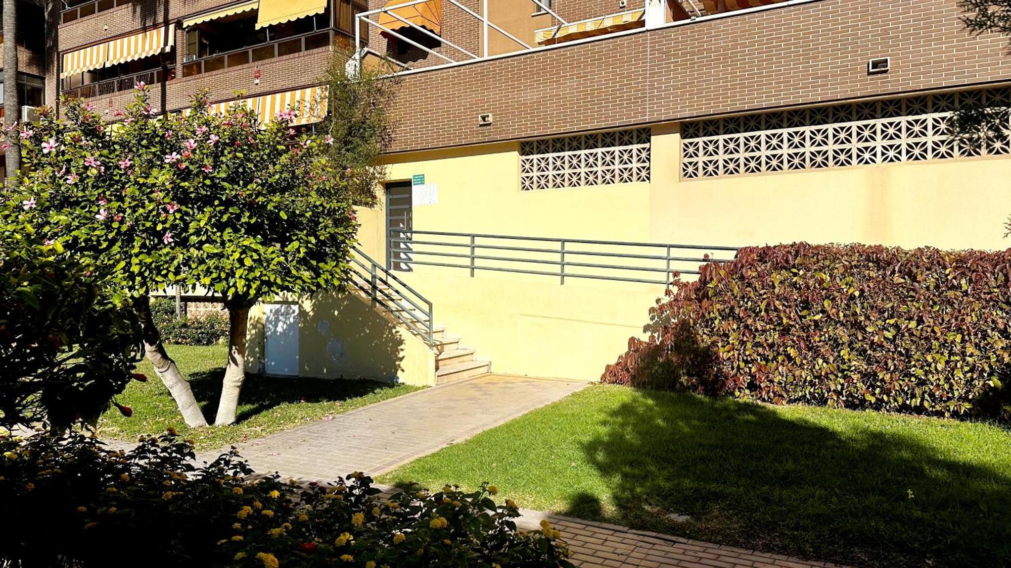 Apartamento Oeste Parking-wifi-piscina *
