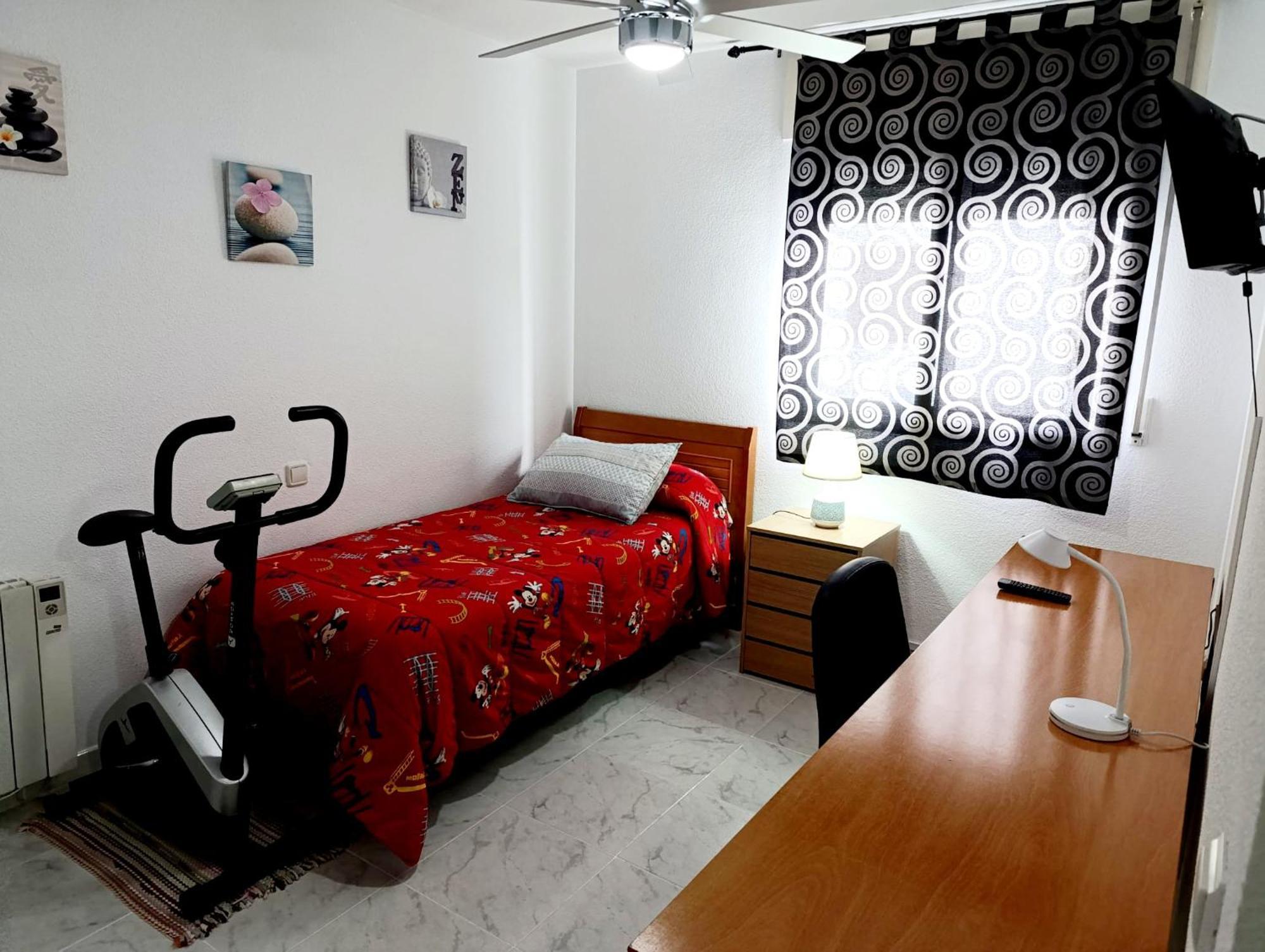 Oeste Parking-wifi-piscina Málaga