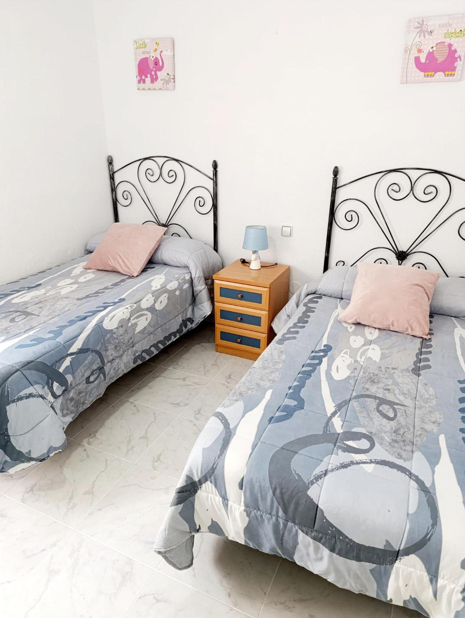 Apartamento Oeste Parking-wifi-piscina *