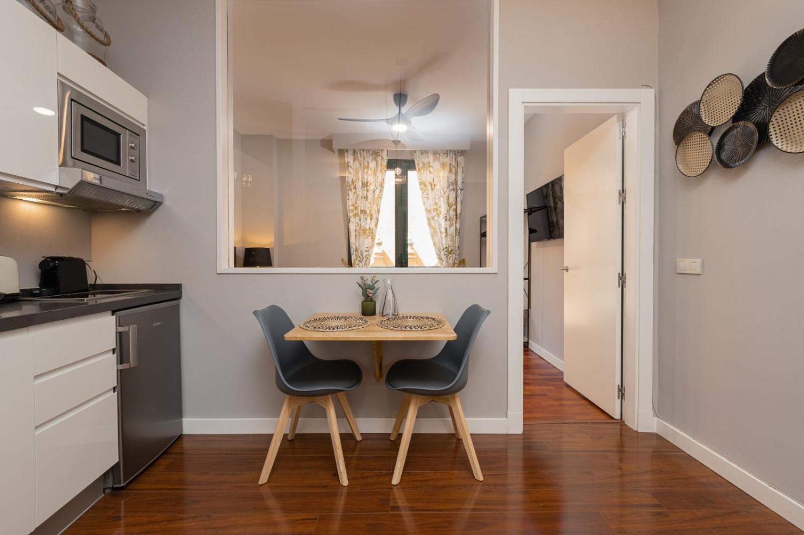 Cathedral - Center Apartment